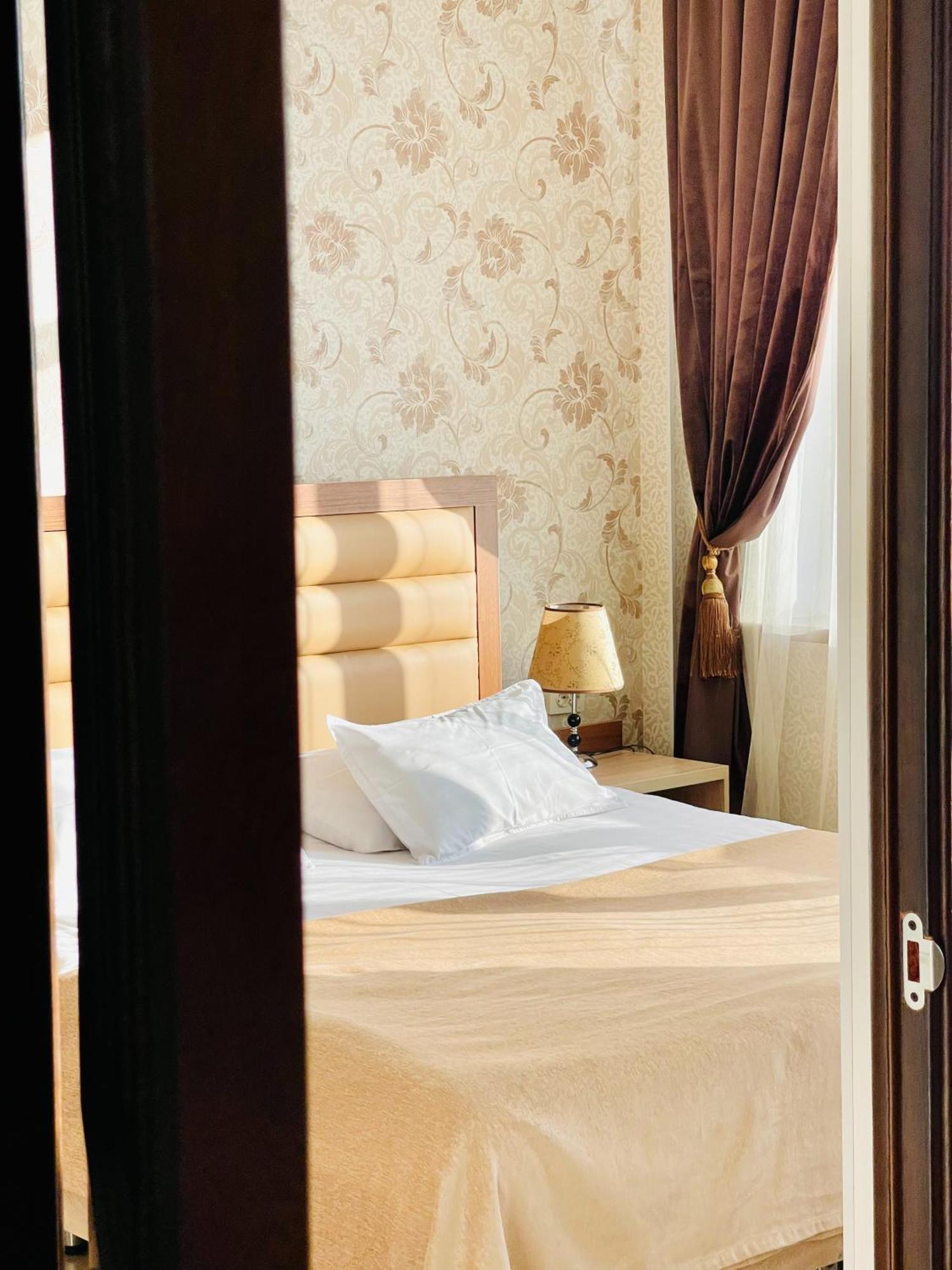 Dostyk Hotel Kîzîlorda Exterior foto