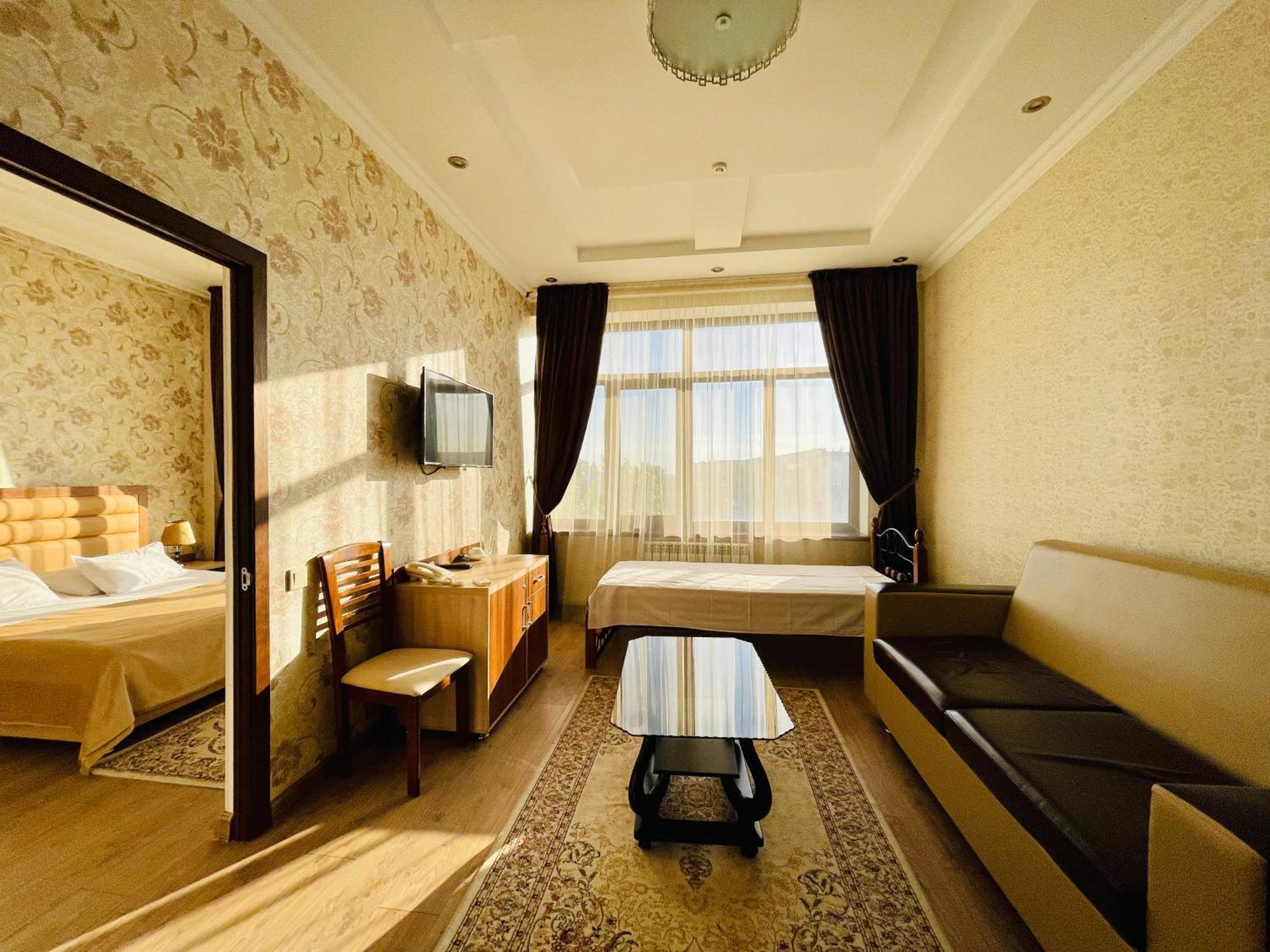 Dostyk Hotel Kîzîlorda Exterior foto