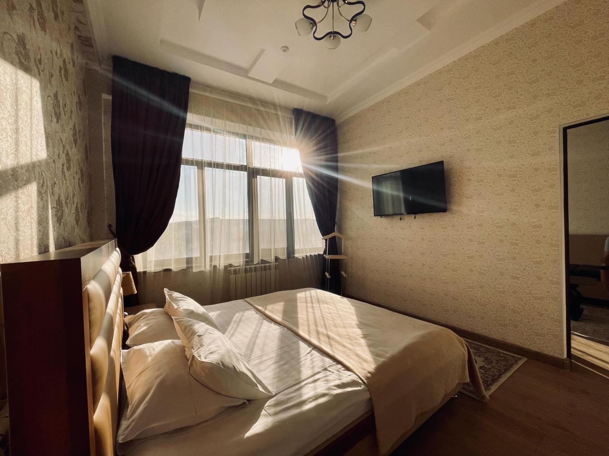 Dostyk Hotel Kîzîlorda Exterior foto