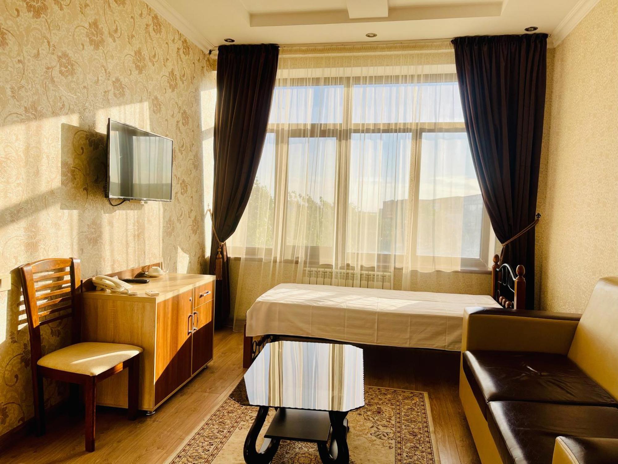 Dostyk Hotel Kîzîlorda Exterior foto